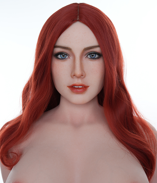 Červené dlouhé kudrnaté vlasy